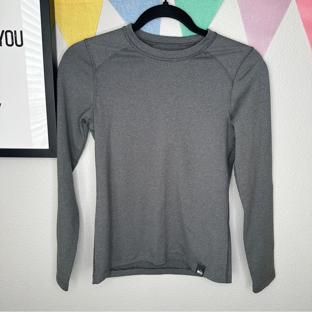 REI Pullover Compression Base Layer Shirt Gray Stripes | M
